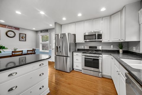 Tiny photo for 533 Drake Street, Libertyville, IL 60048 (MLS # 12511256)