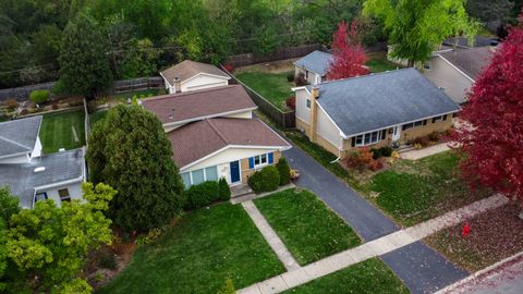 Tiny photo for 533 Drake Street, Libertyville, IL 60048 (MLS # 12511256)