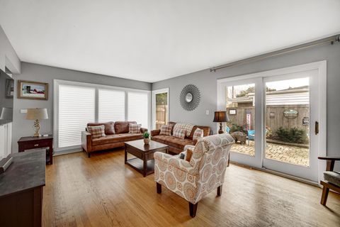 Tiny photo for 533 Drake Street, Libertyville, IL 60048 (MLS # 12511256)