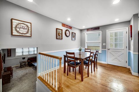 Tiny photo for 533 Drake Street, Libertyville, IL 60048 (MLS # 12511256)