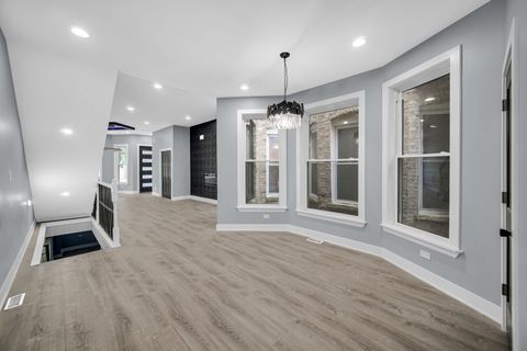 Tiny photo for 4343 S Ellis Avenue, Chicago, IL 60653 (MLS # 12510798)