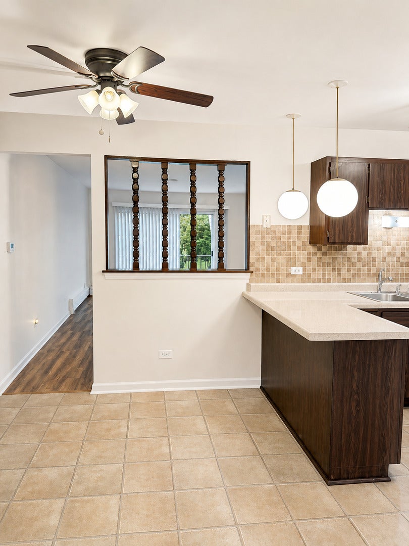 5733 W 103rd Street 2W - Photo 3