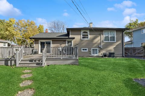 Tiny photo for 1414 N Sauk Lane, Mount Prospect, IL 60056 (MLS # 12491457)