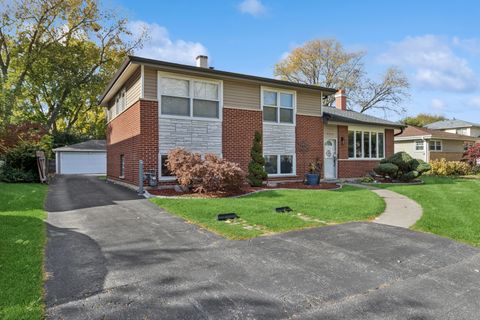 Photo of 1414 N Sauk Lane, Mount Prospect, IL 60056 (MLS # 12491457)