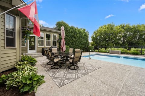 Tiny photo for 36W824 Red Gate Court, St. Charles, IL 60175 (MLS # 12489032)