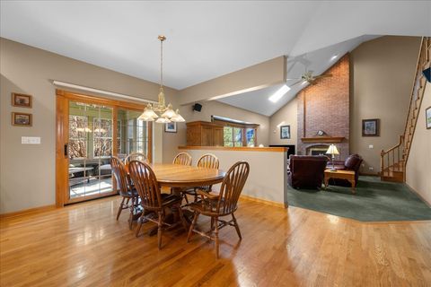 Tiny photo for 36W824 Red Gate Court, St. Charles, IL 60175 (MLS # 12489032)