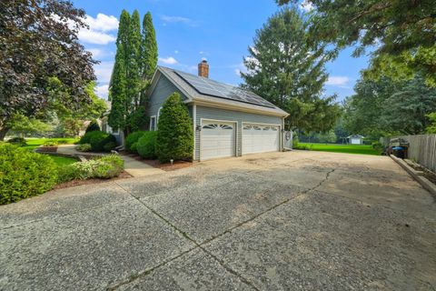 Tiny photo for 8N215 Peppertree Court, Elgin, IL 60124 (MLS # 12415459)