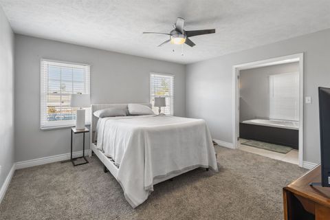 Tiny photo for 3005 Hickory Ridge Dr Drive #3005, Herrin, IL 62948 (MLS # 100000545)