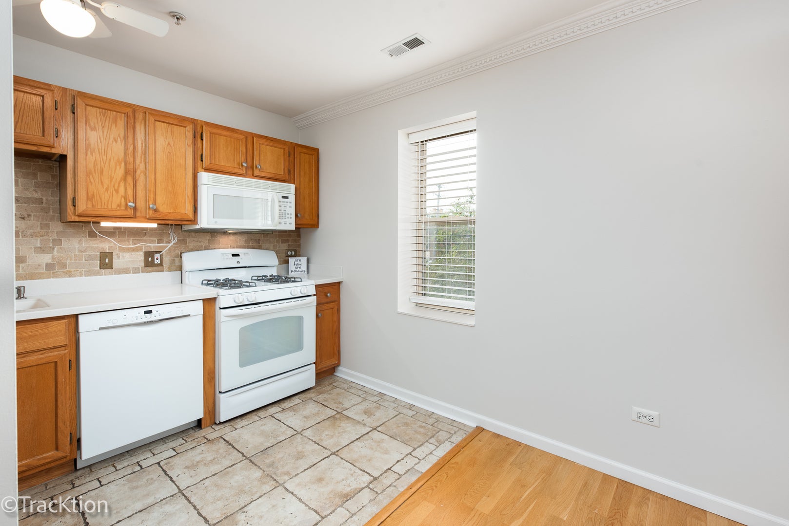 57 E Hattendorf Avenue 210