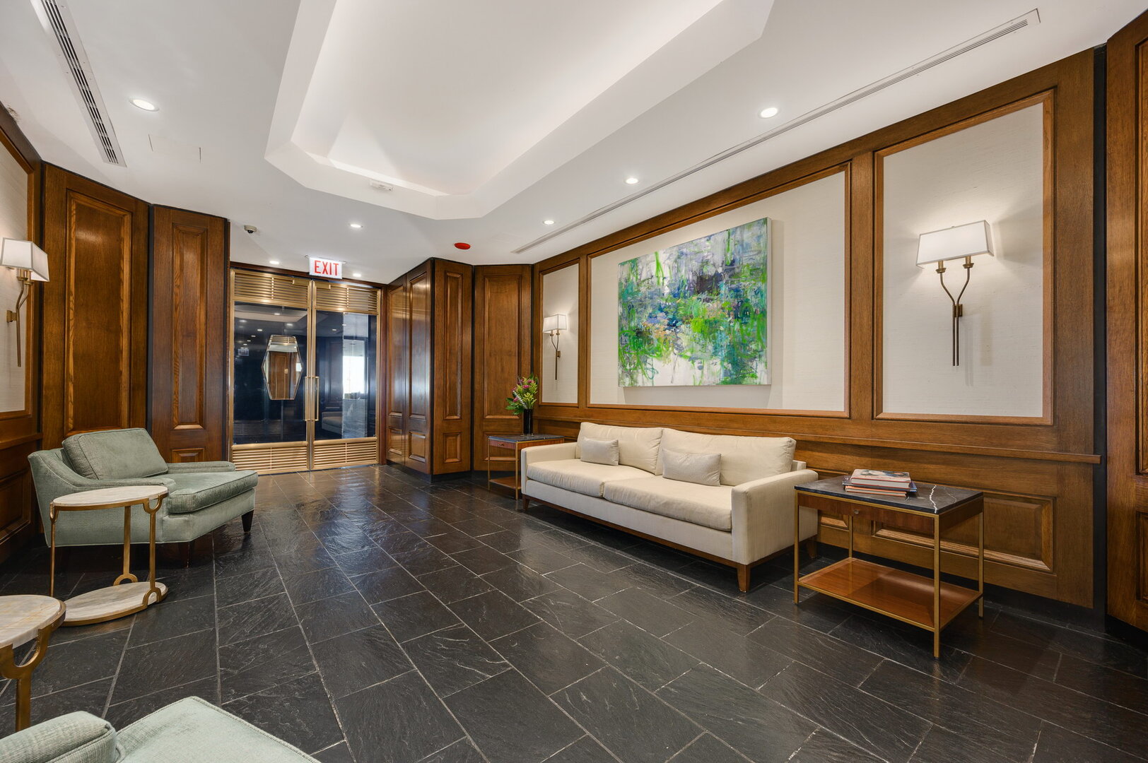 990 N Lake Shore Drive 33E