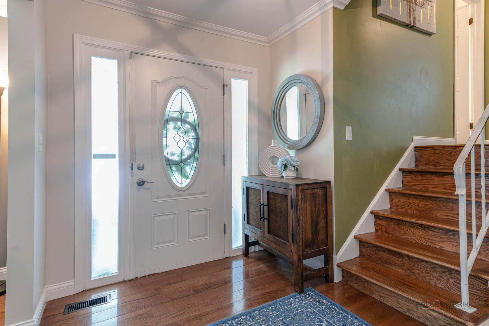 6 S DEERPATH Drive