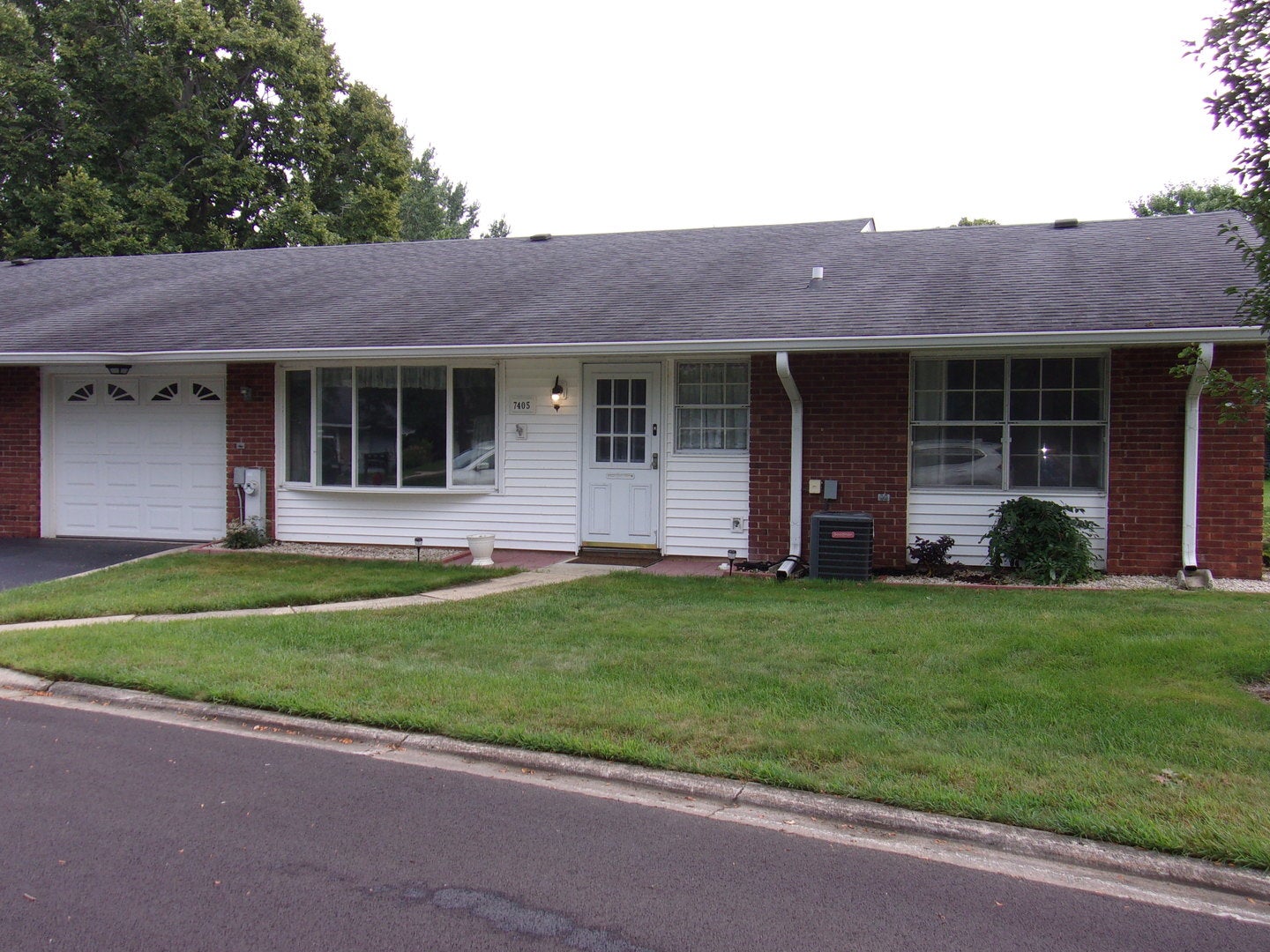 7405 Clarendon Court 073