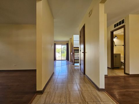 Tiny photo for 24 Jefferson Lane, Streamwood, IL 60107 (MLS # 12464369)