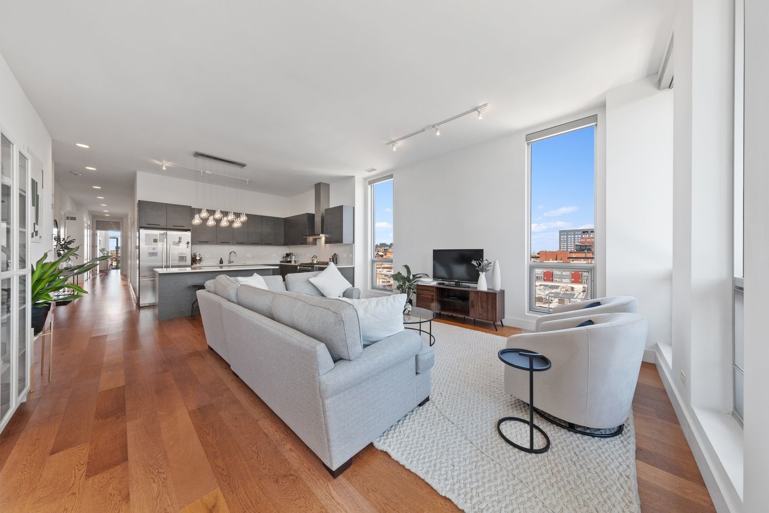 122 S Aberdeen Street 5N