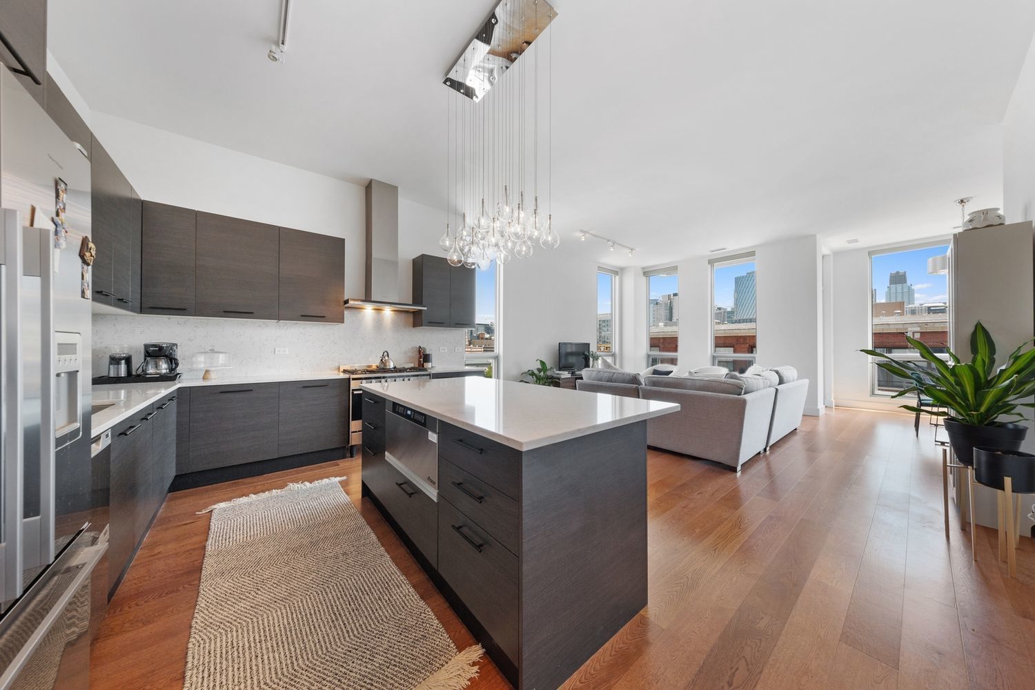 122 S Aberdeen Street 5N