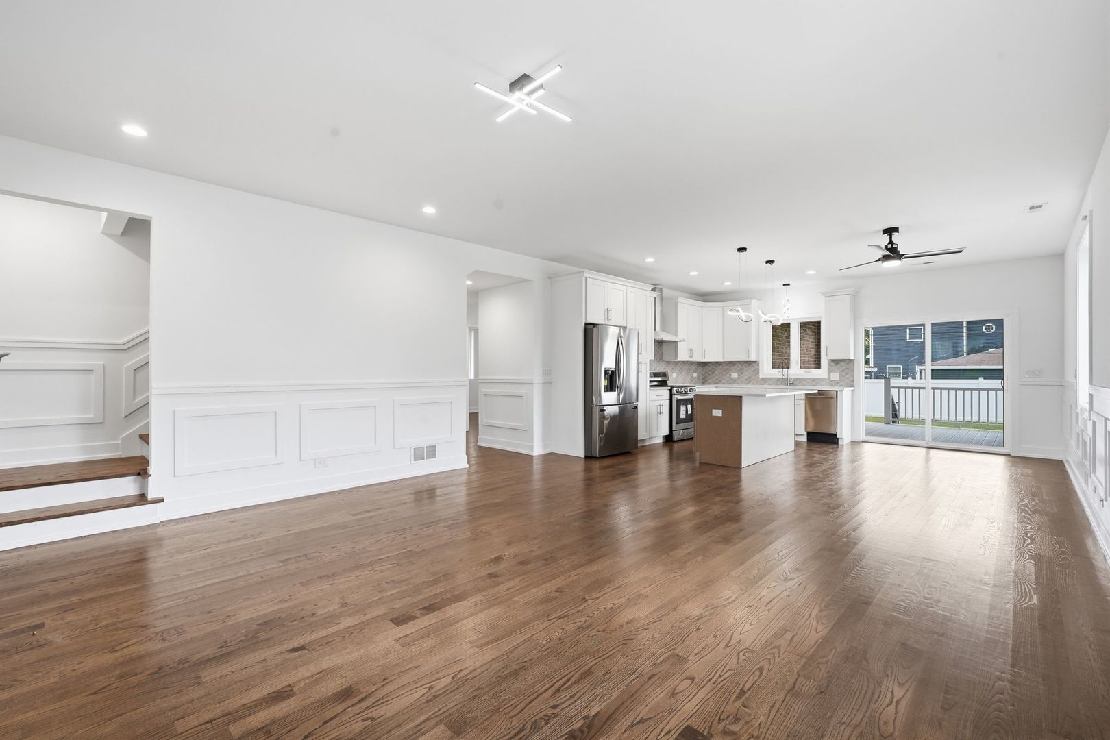 6939 W 95th Place