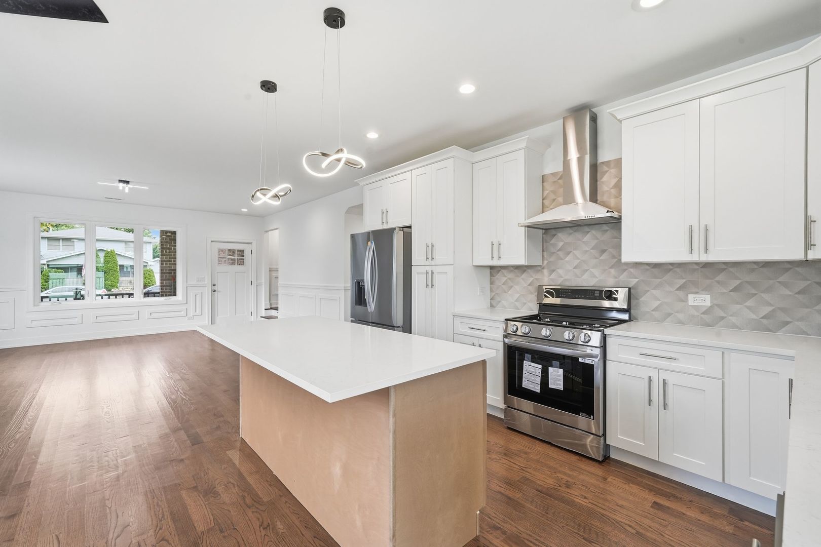 6939 W 95th Place