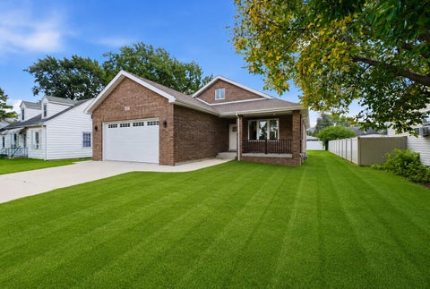 Tiny photo for 6939 W 95th Place, Oak Lawn, IL 60453 (MLS # 12744292)