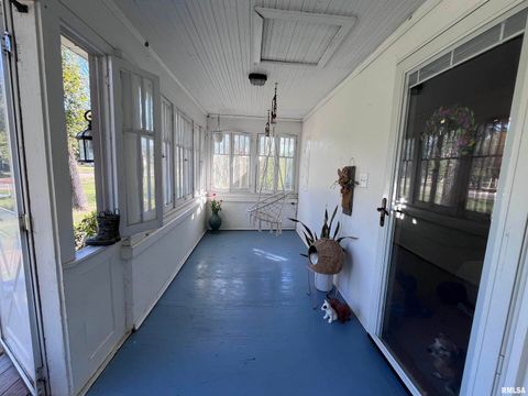 Tiny photo for 439 N HOWARD Street, Duquoin, IL 62832 (MLS # EB460261)