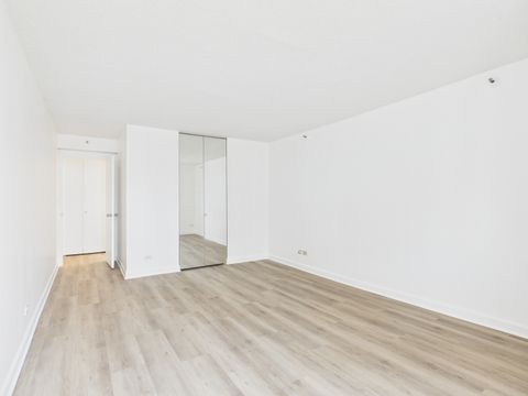 Tiny photo for 10 E ONTARIO Street #4207, Chicago, IL 60611 (MLS # 12656016)