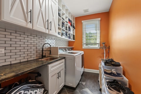 Tiny photo for 2104 Westover Road, North Aurora, IL 60542 (MLS # 12742042)