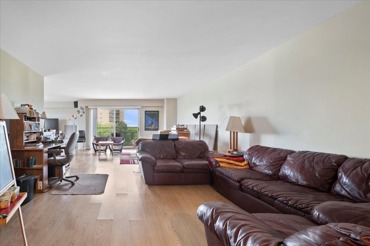 7141 N KEDZIE Avenue 601