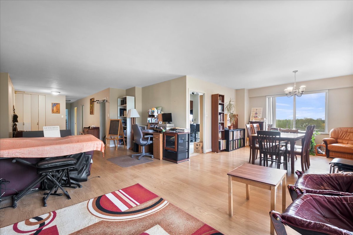 7141 N KEDZIE Avenue 601