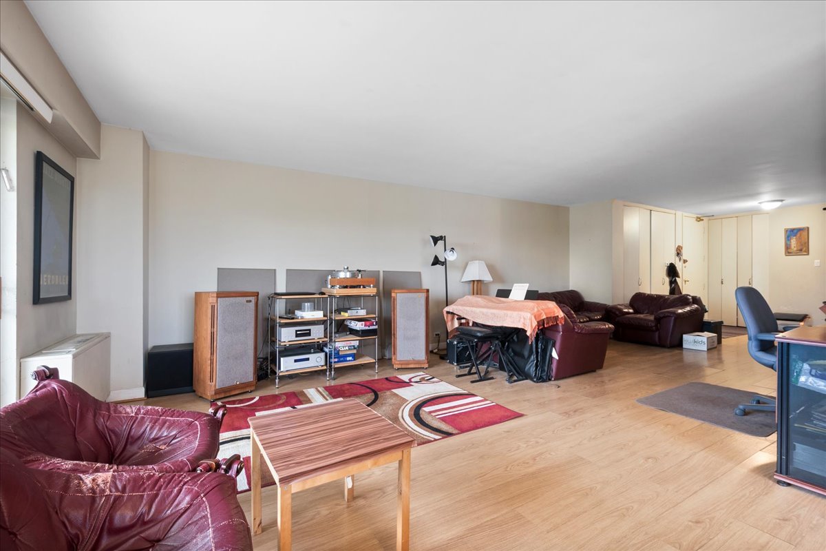 7141 N KEDZIE Avenue 601