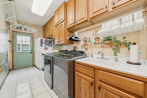 Tiny photo for 911 Hampton Drive, Carol Stream, IL 60188 (MLS # 12523620)