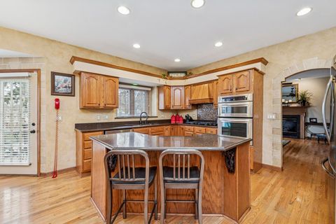 Tiny photo for 911 Hampton Drive, Carol Stream, IL 60188 (MLS # 12523620)