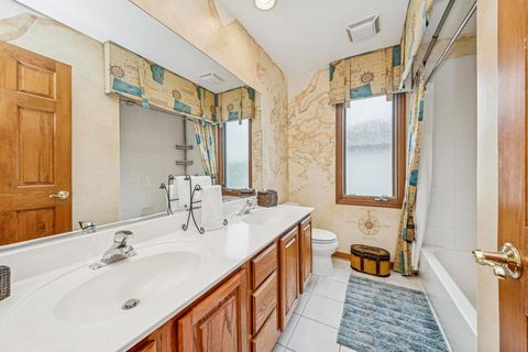 Tiny photo for 911 Hampton Drive, Carol Stream, IL 60188 (MLS # 12523620)