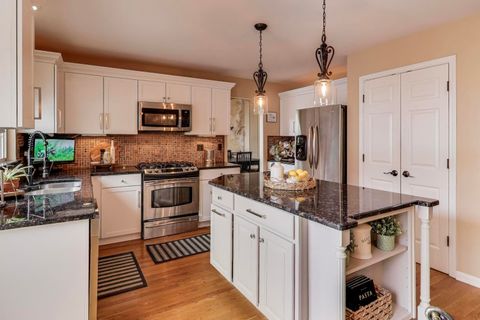 Tiny photo for 1823 Somerfield Lane, Crystal Lake, IL 60014 (MLS # 12490709)