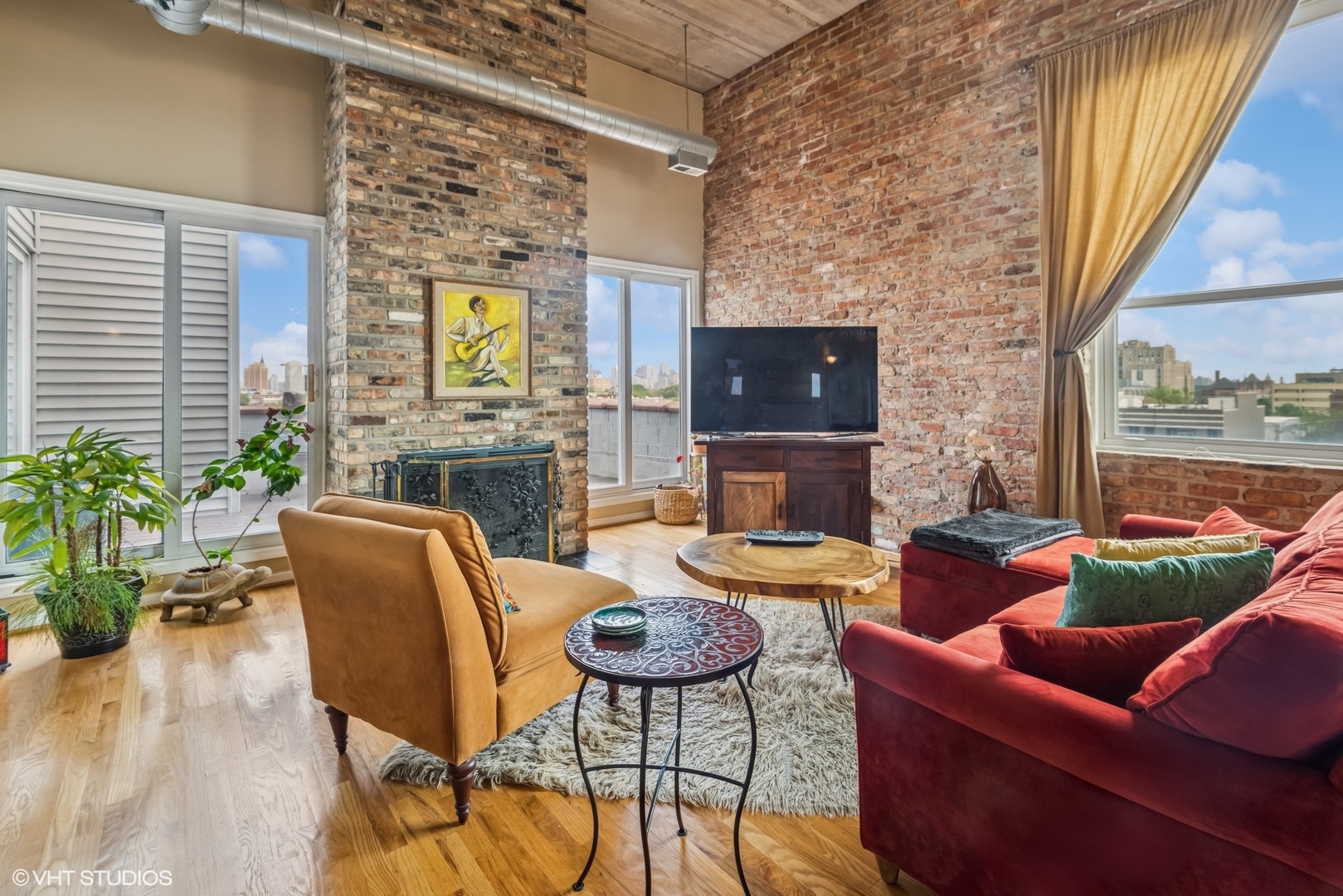 1625 N western 502