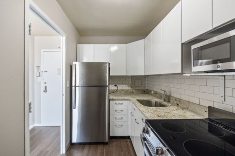 Tiny photo for 5757 N Sheridan Road #20G, Chicago, IL 60660 (MLS # 12633575)