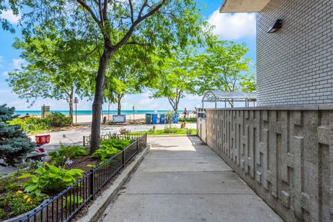 Tiny photo for 5757 N Sheridan Road #20G, Chicago, IL 60660 (MLS # 12633575)
