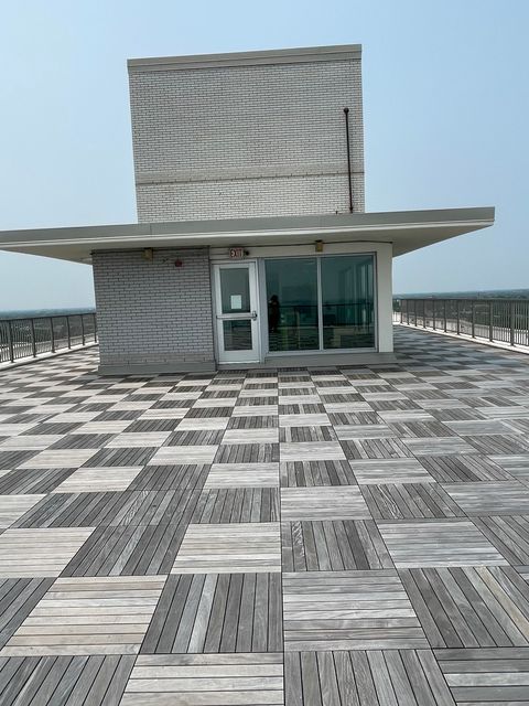 Tiny photo for 5757 N Sheridan Road #20G, Chicago, IL 60660 (MLS # 12633575)