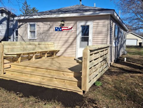 Photo of 708 N Madison Street, Lincoln, IL 62656 (MLS # 12624298)