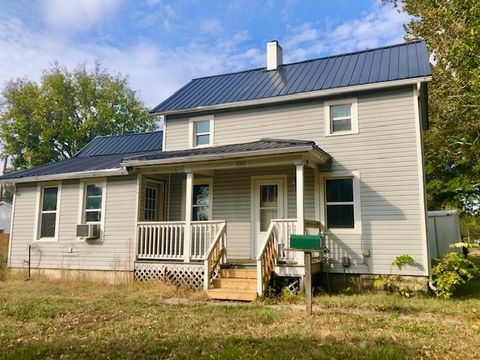 Photo of 1005 8th Avenue, Sterling, IL 61081 (MLS # 12495646)