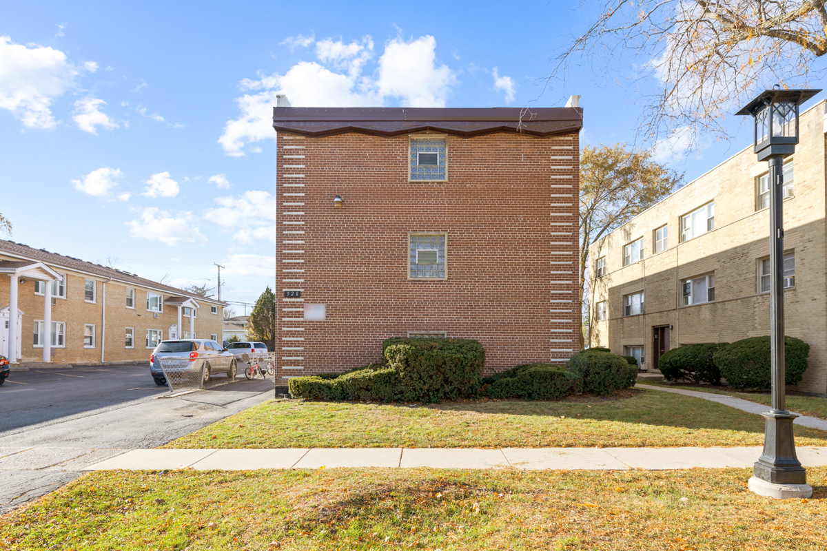 528 N Ardmore Avenue