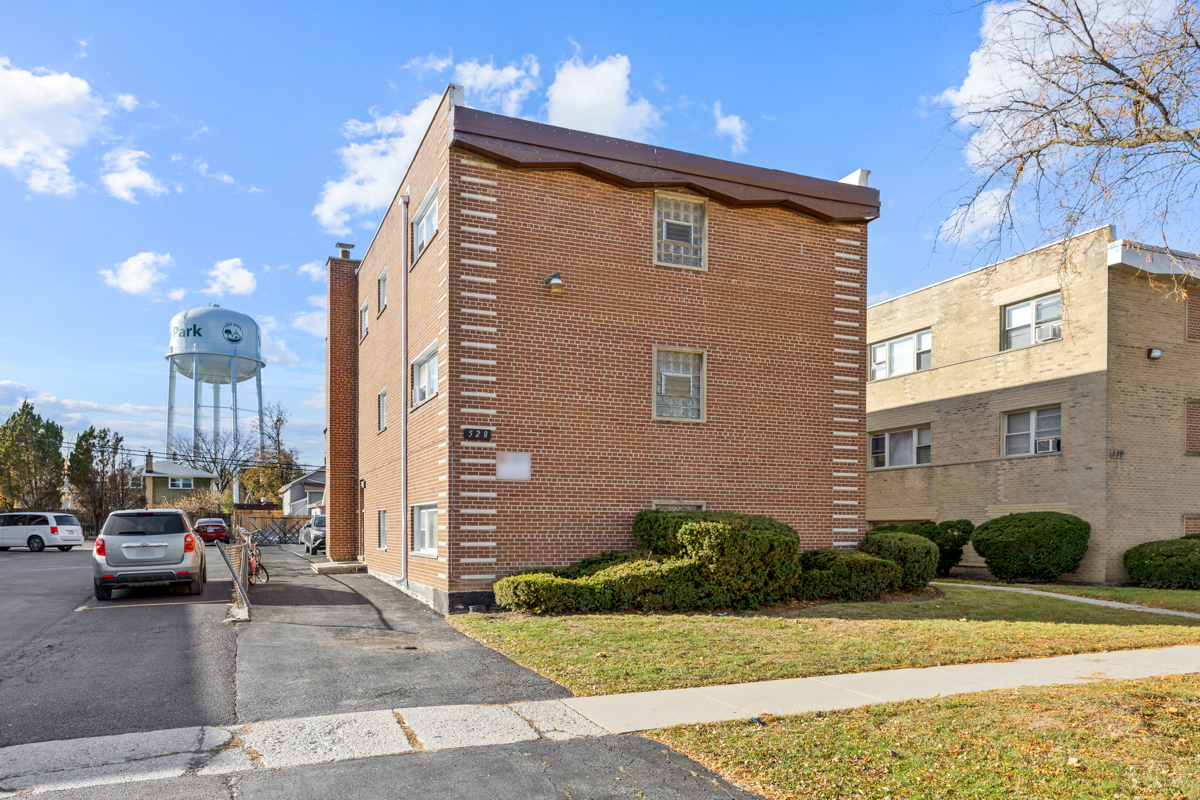 528 N Ardmore Avenue