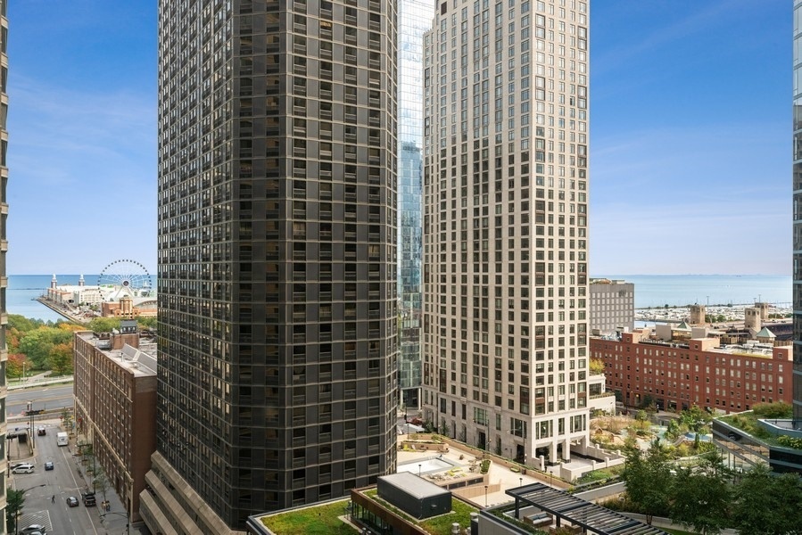 400 E OHIO Street 3004