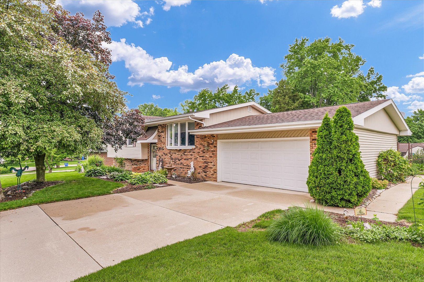 805 Crestview Drive
