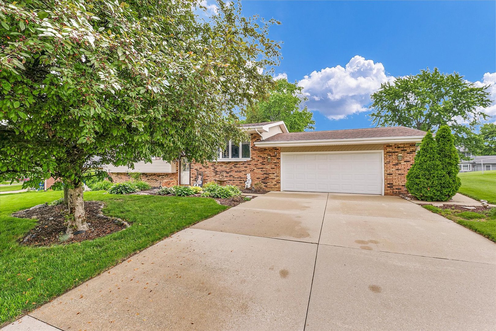805 Crestview Drive
