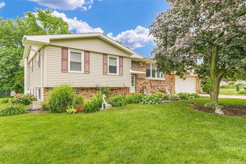 805 Crestview Drive Monticello IL 61856