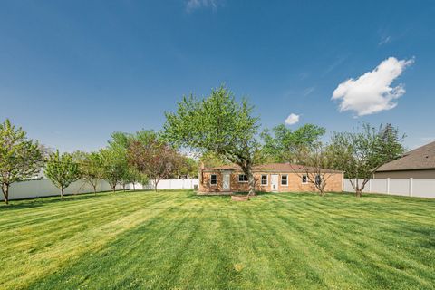 Tiny photo for 2307 N Arlington Heights Road, Arlington Heights, IL 60004 (MLS # 12637395)