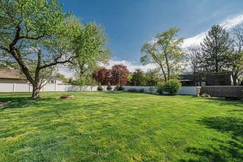 Tiny photo for 2307 N Arlington Heights Road, Arlington Heights, IL 60004 (MLS # 12637395)