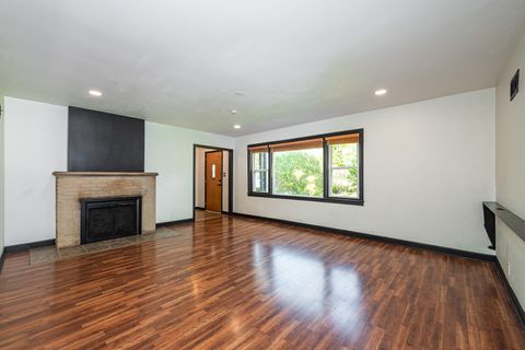 Tiny photo for 2307 N Arlington Heights Road, Arlington Heights, IL 60004 (MLS # 12637395)