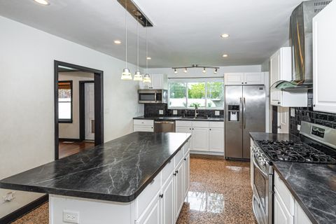Tiny photo for 2307 N Arlington Heights Road, Arlington Heights, IL 60004 (MLS # 12637395)