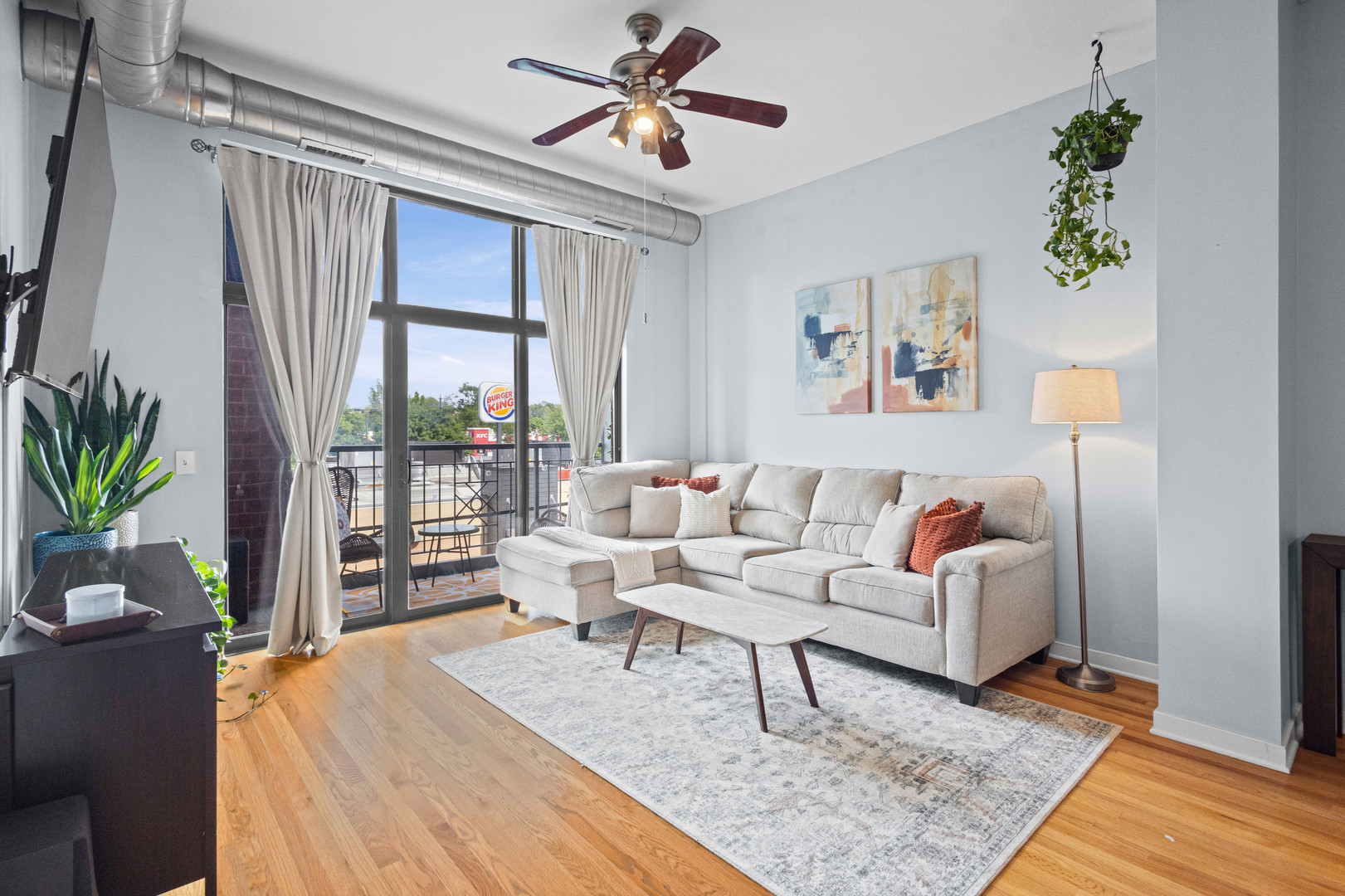 4011 N Francisco Avenue 205