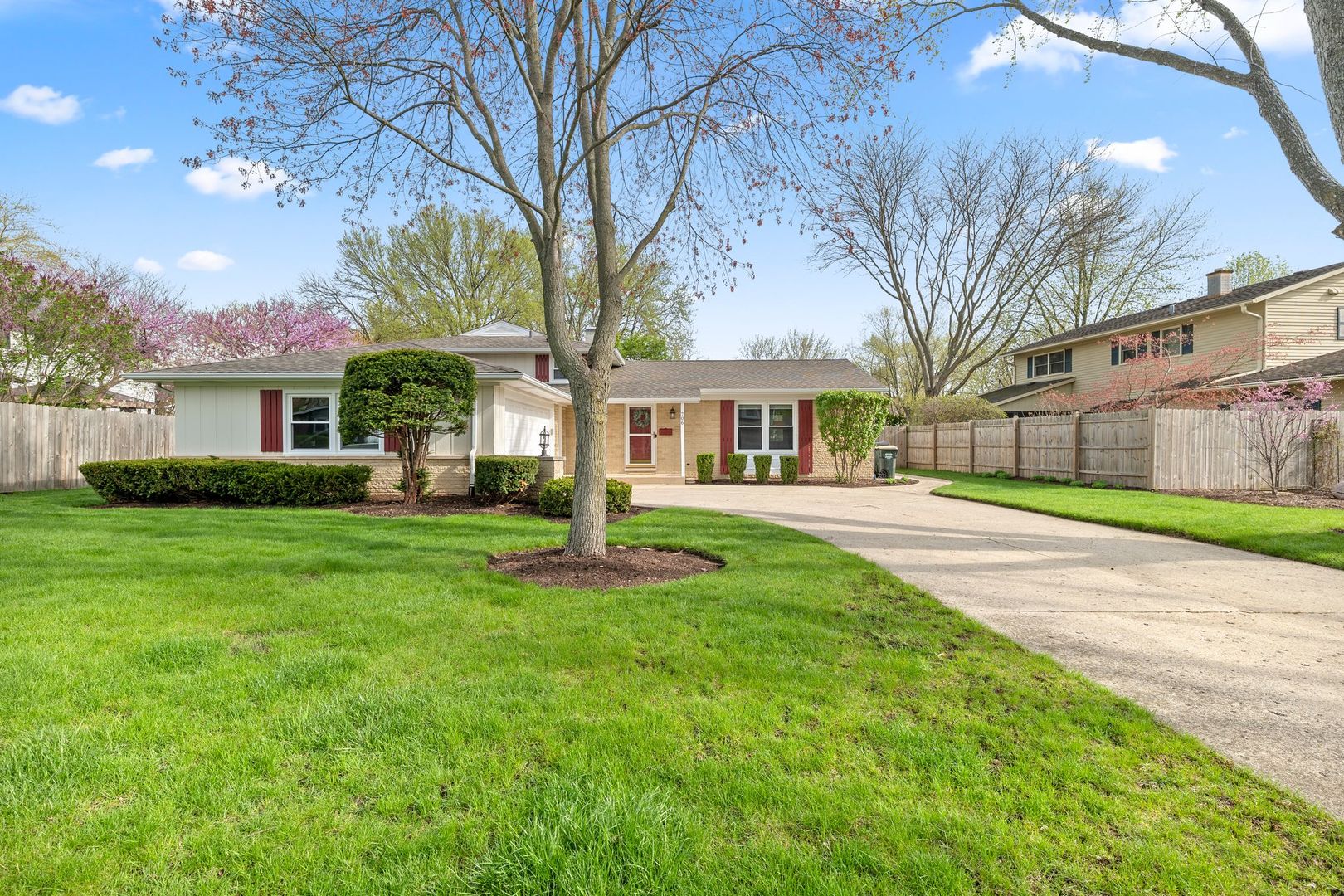 706 E Golf Road